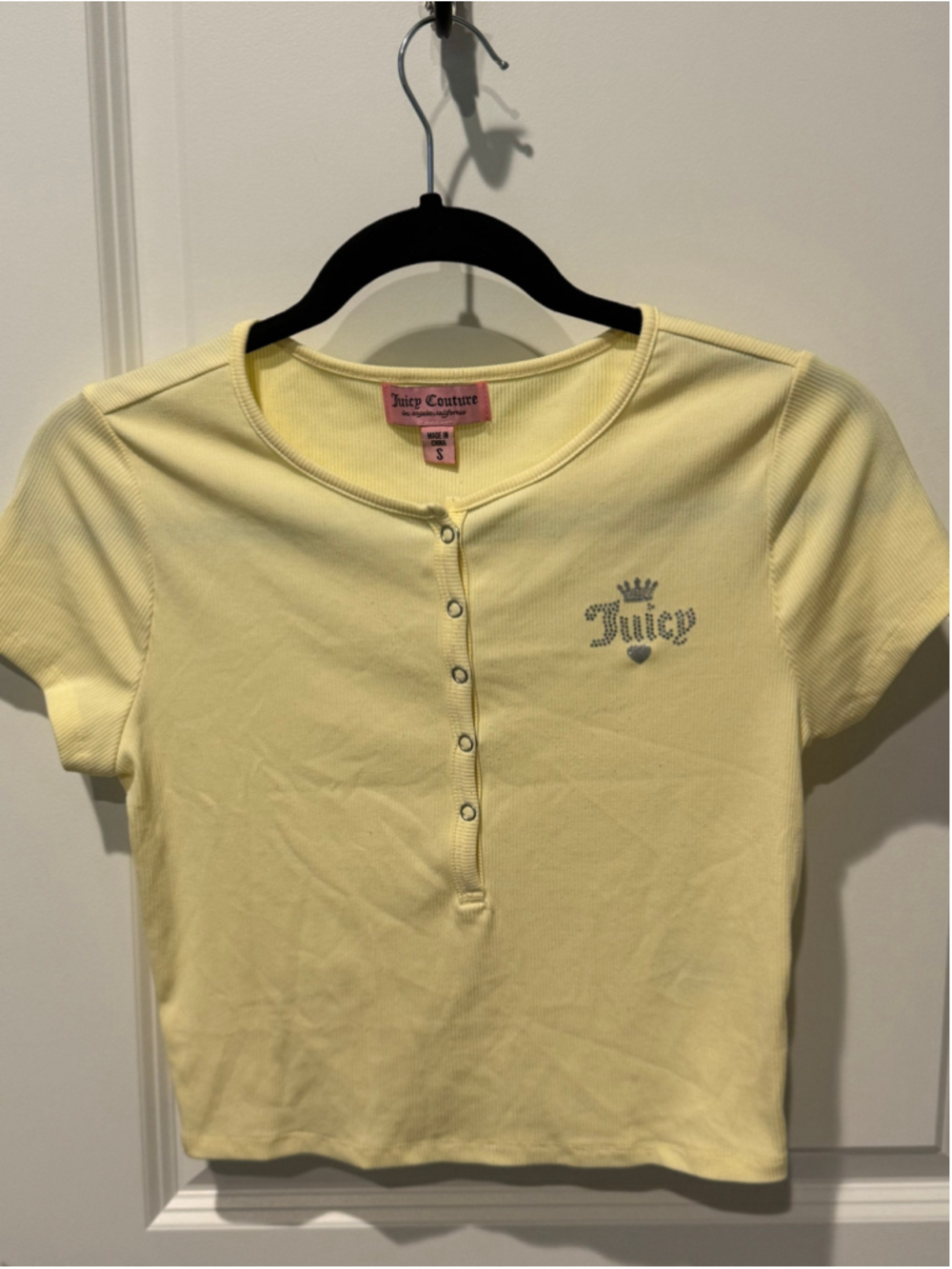 Women's Juicy Couture Cropped Ribbed Short Sleeve Henley Tee, Size S, Yellow